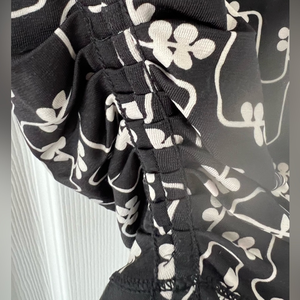 Max Studio Ruched Top - Picture 4 of 5
